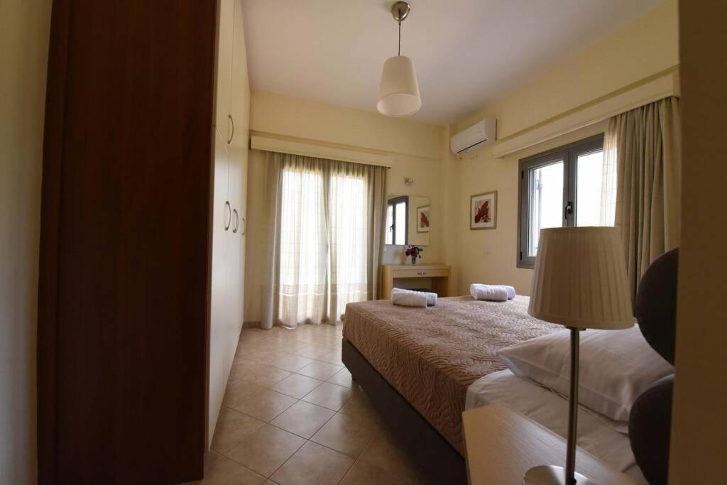 Seaside Villa Andronikos Amarynthos Exterior photo